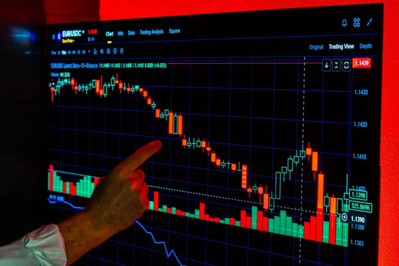 Holding the Line: The Mental Discipline That Separates Conviction Traders from the Crowd